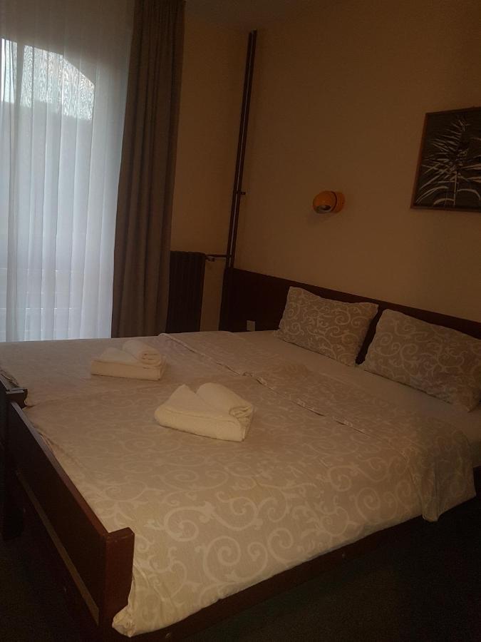 Hotel Sax Balkan Dimitrovgrad Exterior foto