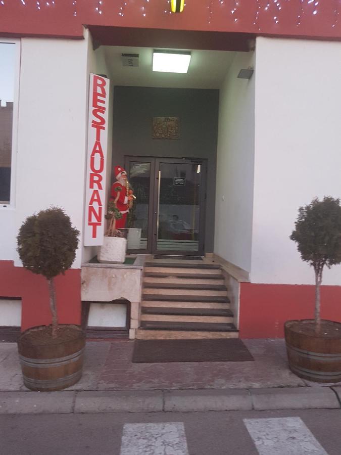 Hotel Sax Balkan Dimitrovgrad Exterior foto